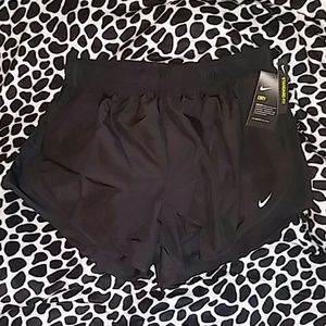 NWT Women's Dry Tempo Core Running Shorts XL